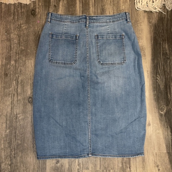 Haute Hippie Tribe 'Darcy' Denim Skirt- LIGHT WASH, size 8 - Picture 6 of 7